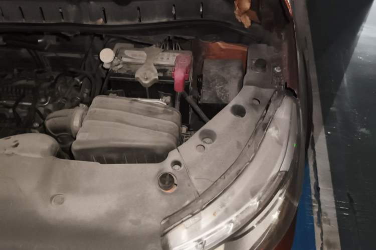 Used FORTHING Joyear XV 2015 1.6L CVT Luxury Model Engine Bay Left