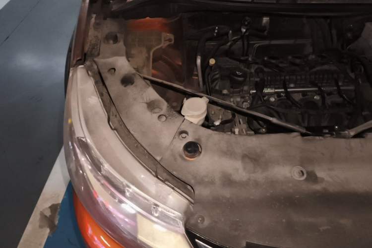 Used FORTHING Joyear XV 2015 1.6L CVT Luxury Model Engine Bay Right
