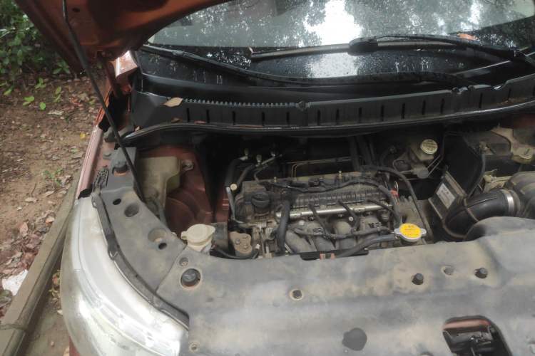 Used FORTHING Joyear XV 2015 1.6L CVT Comfort Model Engine Bay Right