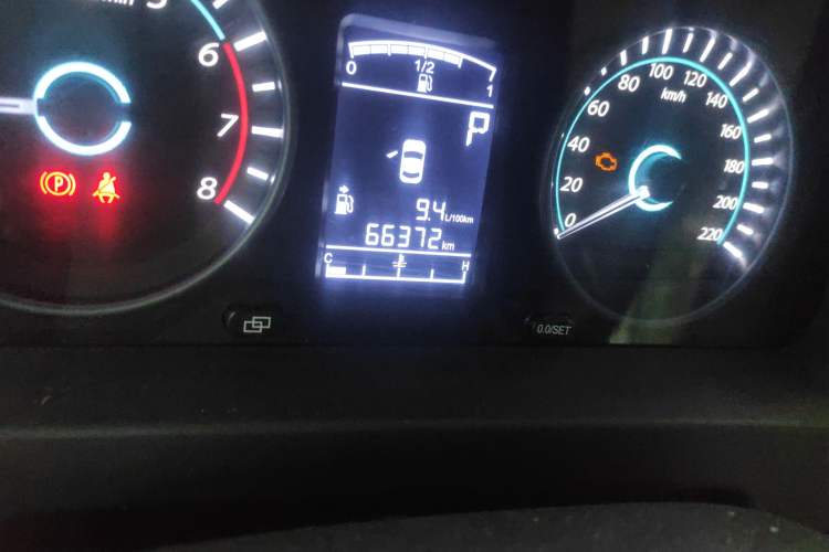 Used FORTHING Joyear XV 2015 1.6L CVT Comfort Model Odometer Close Up