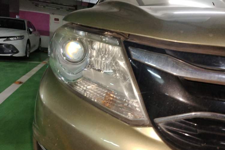 Used FORTHING Joyear XV 2015 1.6L CVT Comfort Model Right Front Headlight
