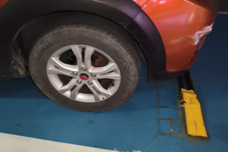 Used FORTHING Joyear XV 2015 1.6L CVT Luxury Model Right Front Wheel Hub