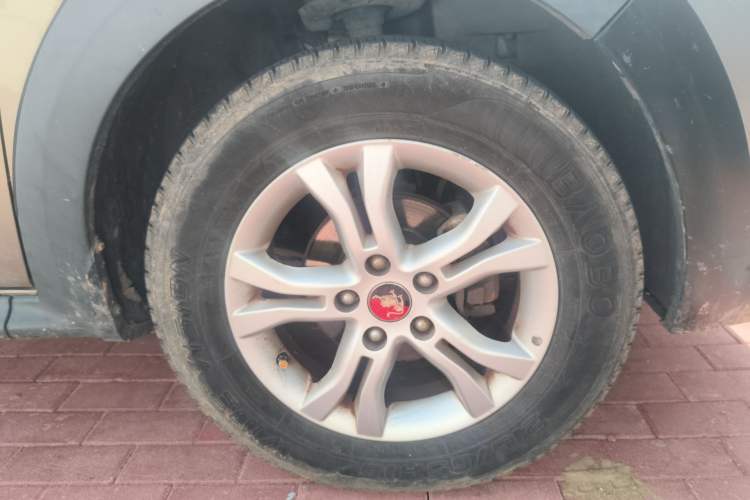 Used FORTHING Joyear XV 2015 1.6L CVT Luxury Model Right Front Wheel Hub