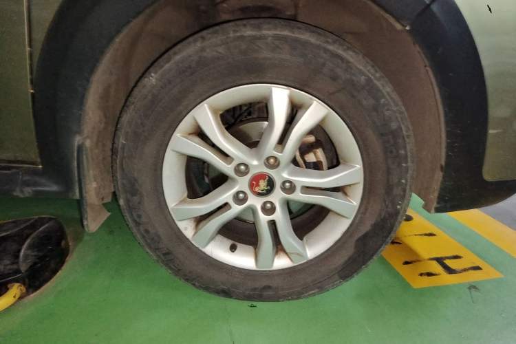 Used FORTHING Joyear XV 2015 1.6L CVT Comfort Model Right Front Wheel Hub
