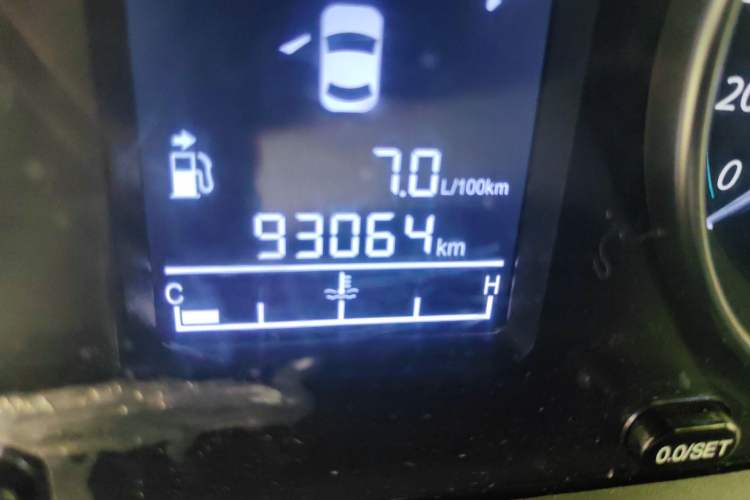 Used FORTHING Joyear XV 2016 1.6L CVT Luxury Model Odometer Close Up