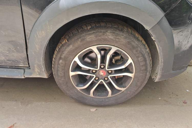 Used FORTHING Joyear XV 2016 1.6L CVT Luxury Model Right Front Wheel Hub