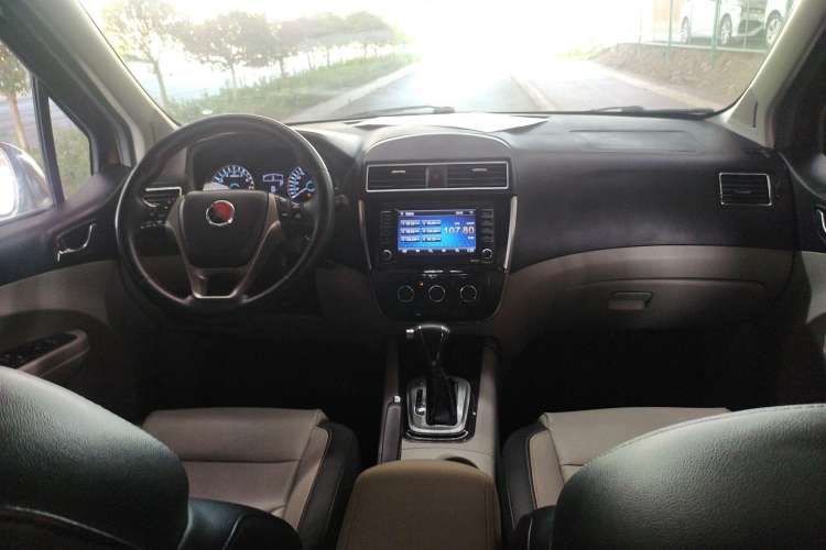 Used FORTHING Joyear XV 2016 1.6L CVT Luxury Model Center Console