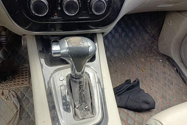 Used FORTHING Joyear XV 2016 1.6L CVT Luxury Model Gear Lever