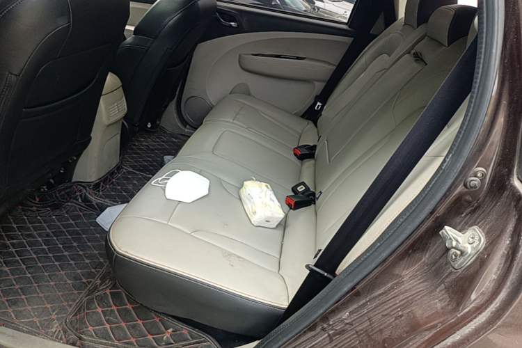 Used FORTHING Joyear XV 2016 1.6L CVT Luxury Model Left Rear Seat