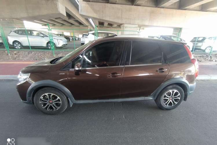 Used FORTHING Joyear XV 2016 1.6L CVT Luxury Model Left Side
