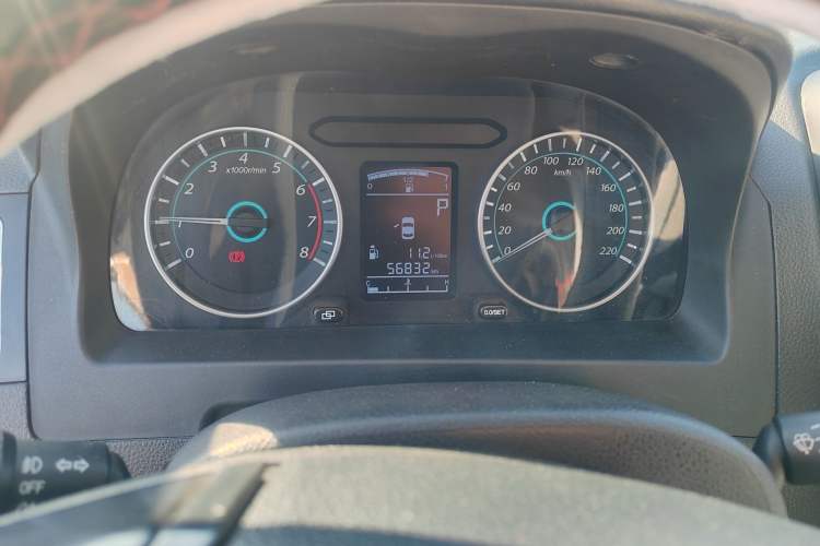 Used FORTHING Joyear XV 2016 1.6L CVT Comfort Model Odometer Close Up