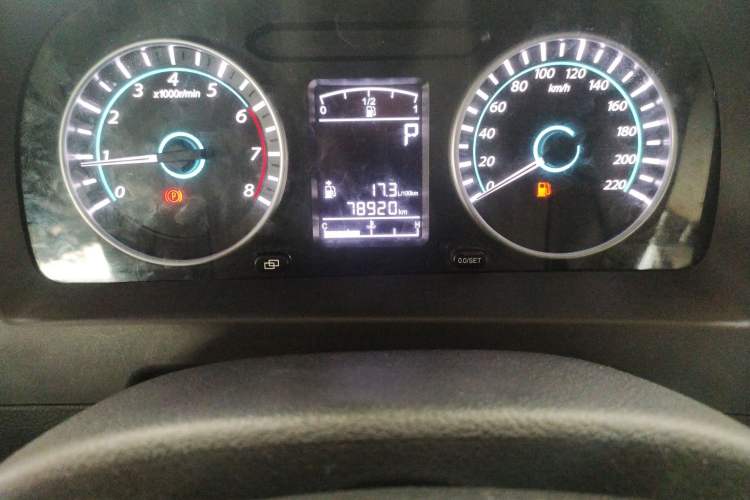 Used FORTHING Joyear XV 2016 1.6L CVT Luxury Model Odometer Close Up