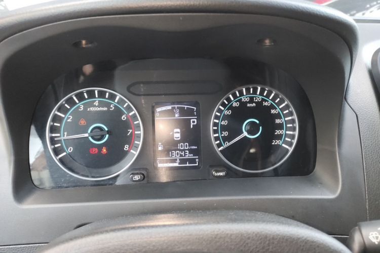 Used FORTHING Joyear XV 2016 1.6L CVT Luxury Model Odometer Close Up