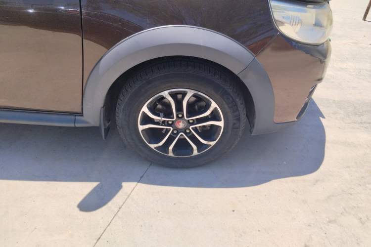 Used FORTHING Joyear XV 2016 1.6L CVT Luxury Model Right Front Wheel Hub