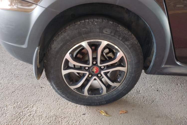 Used FORTHING Joyear XV 2016 1.6L CVT Luxury Model Right Rear Wheel Hub
