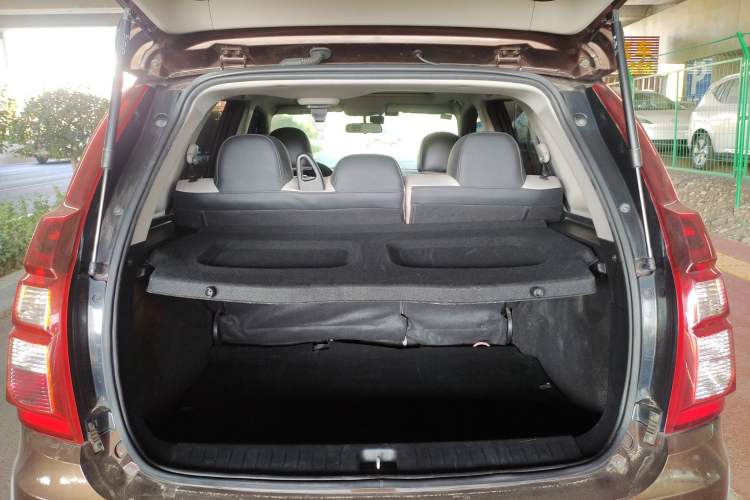 Used FORTHING Joyear XV 2016 1.6L CVT Luxury Model Trunk