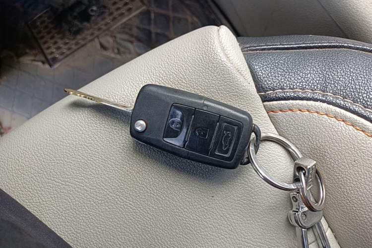 Used FORTHING Joyear XV 2016 1.6L CVT Luxury Model Vehicle Key
