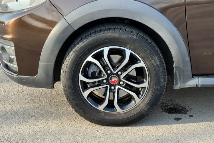 Used FORTHING Joyear XV 2016 1.6L CVT Comfort Model Exterior 2