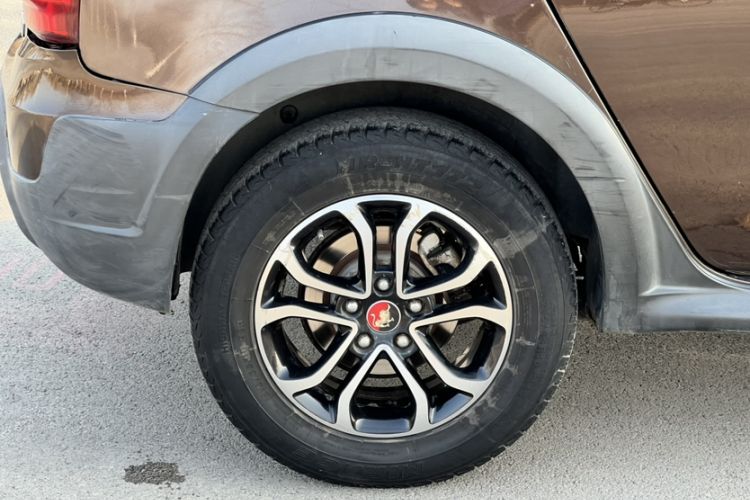 Used FORTHING Joyear XV 2016 1.6L CVT Comfort Model Exterior 6