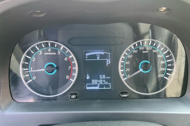 Used FORTHING Joyear XV 2016 1.6L CVT Comfort Model Odometer Close Up