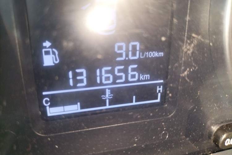Used FORTHING Joyear XV 2016 1.6L CVT Comfort Model Odometer Close Up