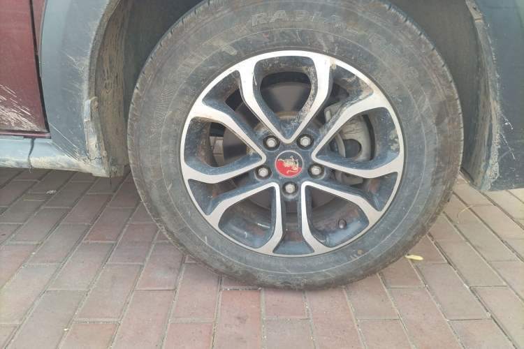 Used FORTHING Joyear XV 2016 1.6L CVT Comfort Model Right Front Wheel Hub