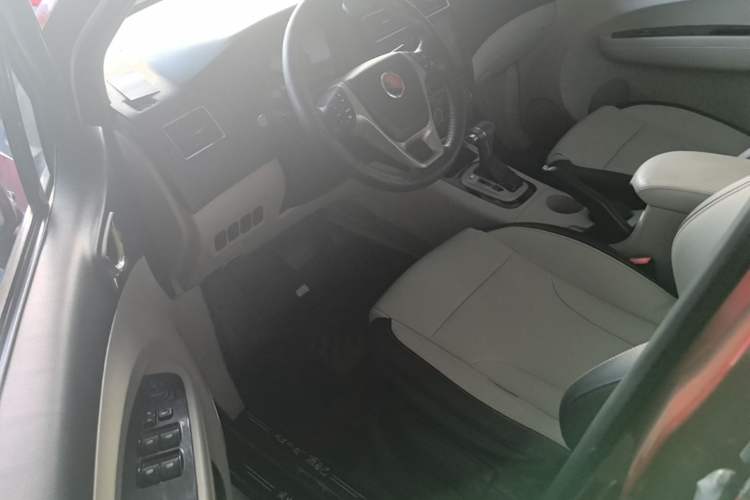 Used FORTHING Joyear XV 2016 1.6L CVT Luxury Model Driver Seat