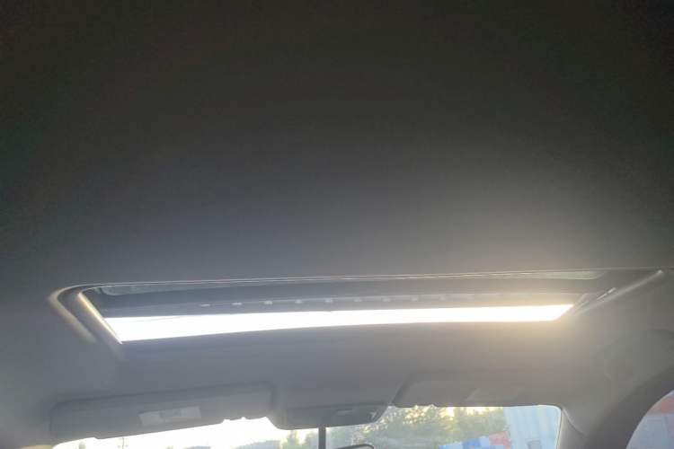 Used FORTHING Joyear XV 2016 1.6L CVT Luxury Model Headliner