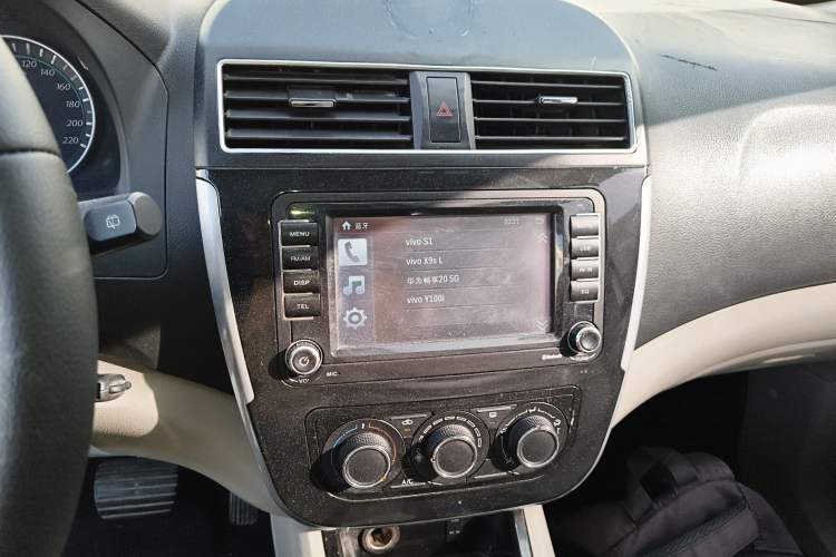 Used FORTHING Joyear XV 2016 1.6L CVT Luxury Model Audio And AC Panel