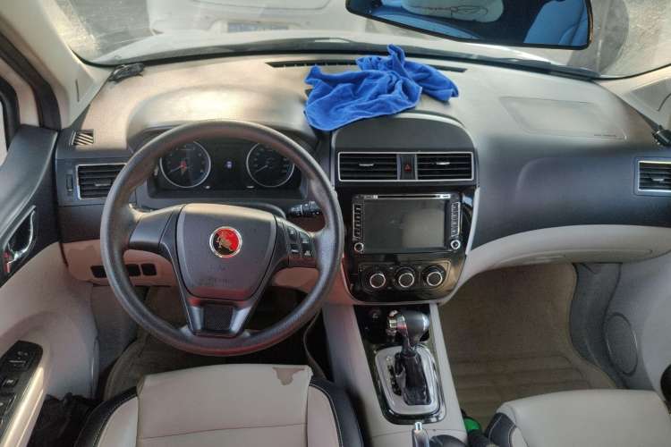 Used FORTHING Joyear XV 2016 1.6L CVT Comfort Model Center Console