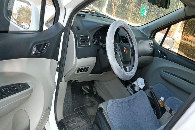 Used FORTHING Joyear XV 2016 1.6L CVT Luxury Model Driver Seat