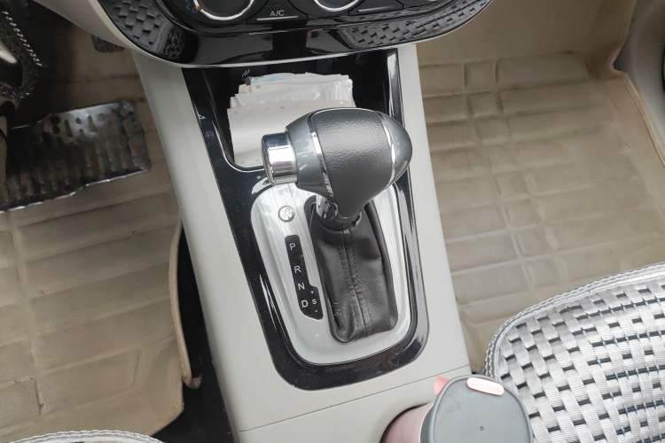 Used FORTHING Joyear XV 2016 1.6L CVT Comfort Model Gear Lever