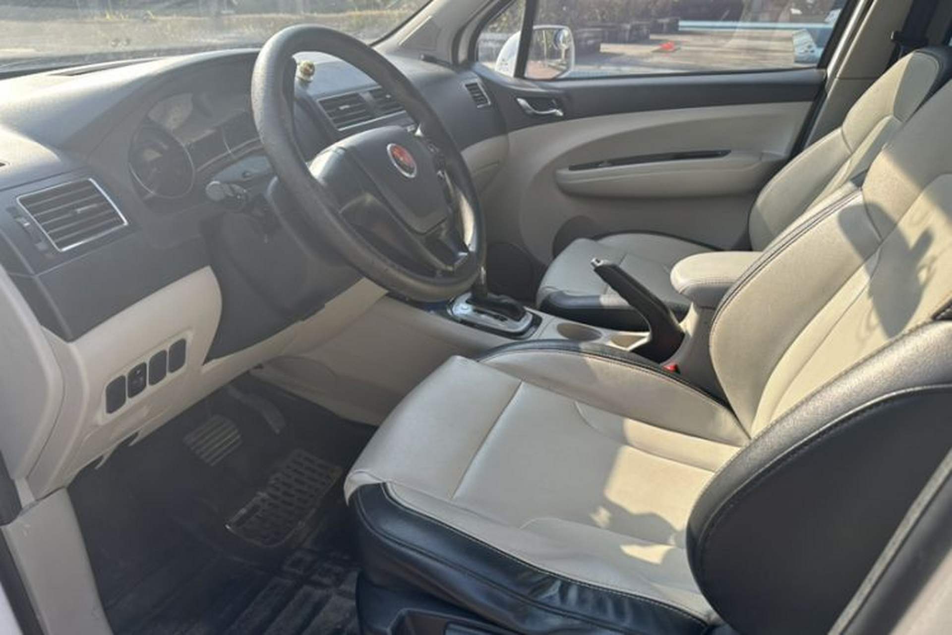 Used FORTHING Joyear XV 2016 1.6L CVT Comfort Model Interior 2