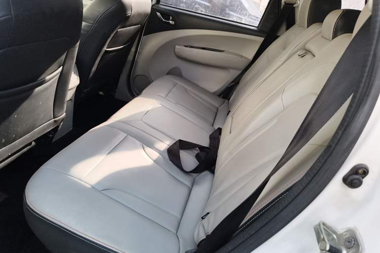 Used FORTHING Joyear XV 2016 1.6L CVT Luxury Model Interior 4