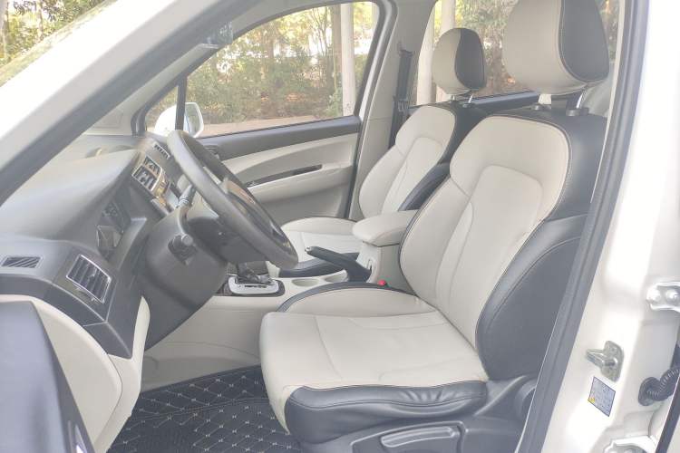 Used FORTHING Joyear XV 2016 1.6L CVT Comfort Model Left Front Seat