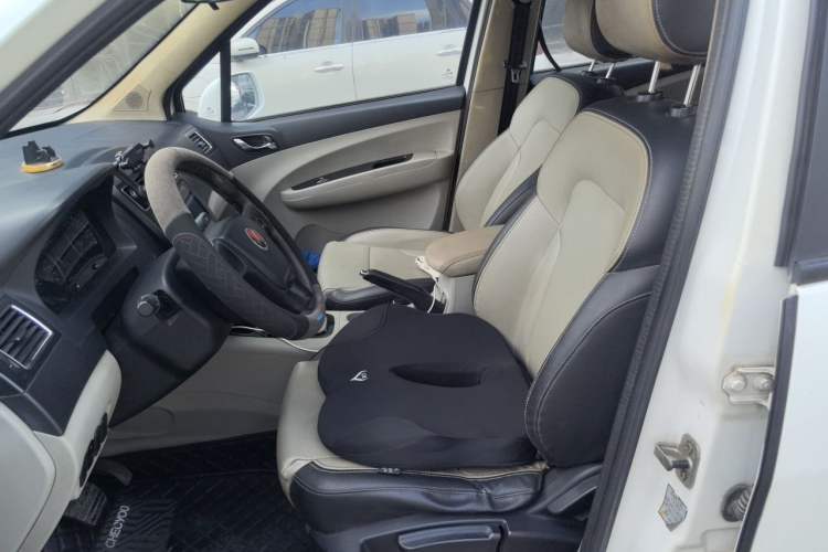 Used FORTHING Joyear XV 2016 1.6L CVT Comfort Model Left Front Seat