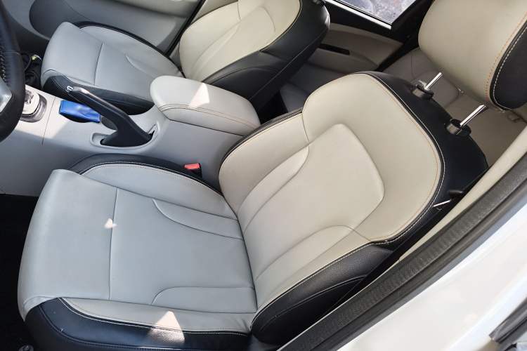 Used FORTHING Joyear XV 2016 1.6L CVT Luxury Model Left Front Seat