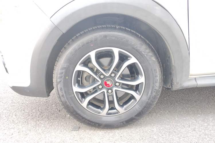 Used FORTHING Joyear XV 2016 1.6L CVT Comfort Model Left Front Wheel Hub