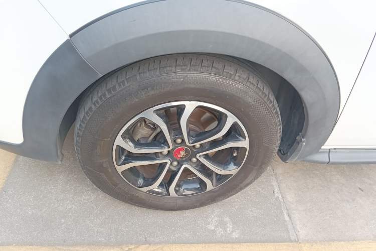 Used FORTHING Joyear XV 2016 1.6L CVT Luxury Model Left Front Wheel Hub