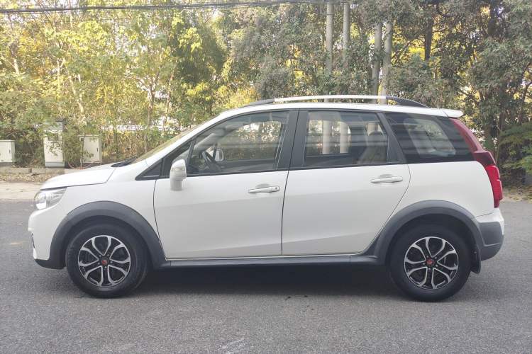 Used FORTHING Joyear XV 2016 1.6L CVT Comfort Model Left Side