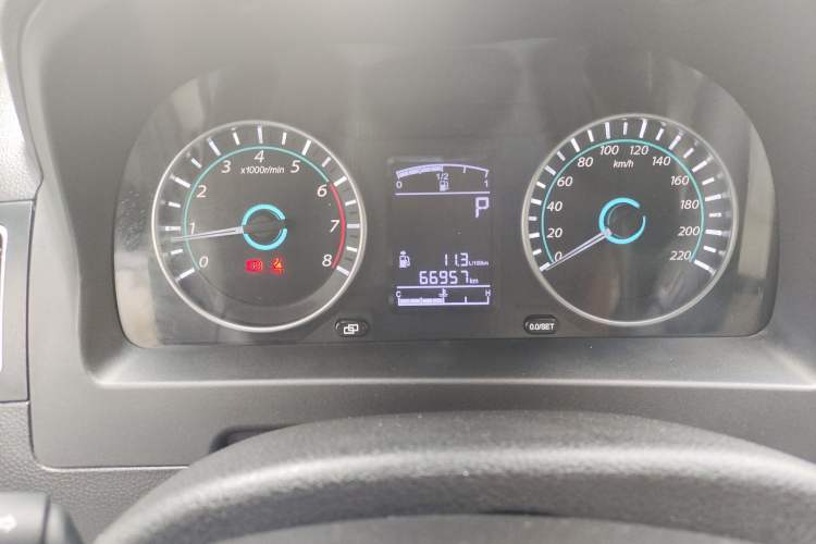 Used FORTHING Joyear XV 2016 1.6L CVT Comfort Model Odometer Close Up