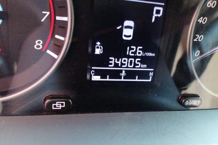 Used FORTHING Joyear XV 2016 1.6L CVT Comfort Model Odometer Close Up