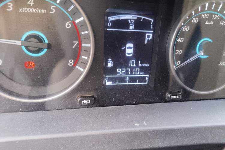 Used FORTHING Joyear XV 2016 1.6L CVT Comfort Model Odometer Close Up