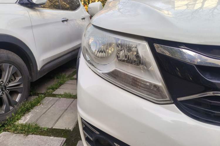 Used FORTHING Joyear XV 2016 1.6L CVT Comfort Model Right Front Headlight