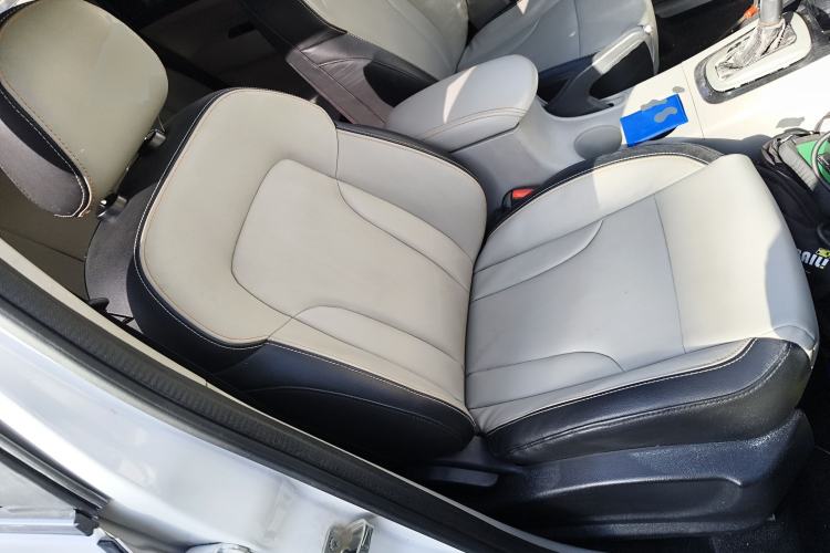 Used FORTHING Joyear XV 2016 1.6L CVT Luxury Model Right Front Seat