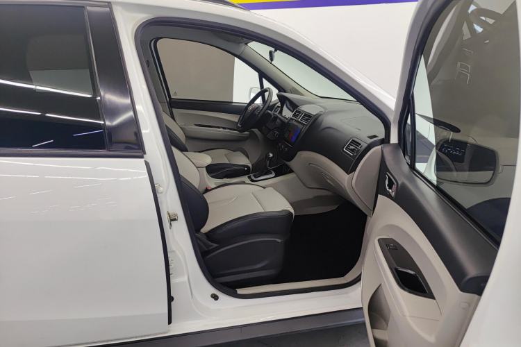 Used FORTHING Joyear XV 2016 1.6L CVT Comfort Model Right Front Seat