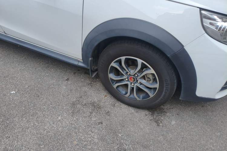 Used FORTHING Joyear XV 2016 1.6L CVT Comfort Model Right Front Wheel Hub
