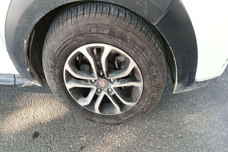 Used FORTHING Joyear XV 2016 1.6L CVT Luxury Model Right Front Wheel Hub