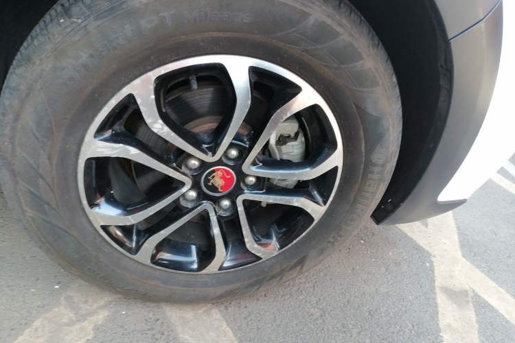Used FORTHING Joyear XV 2016 1.6L CVT Comfort Model Right Front Wheel Hub