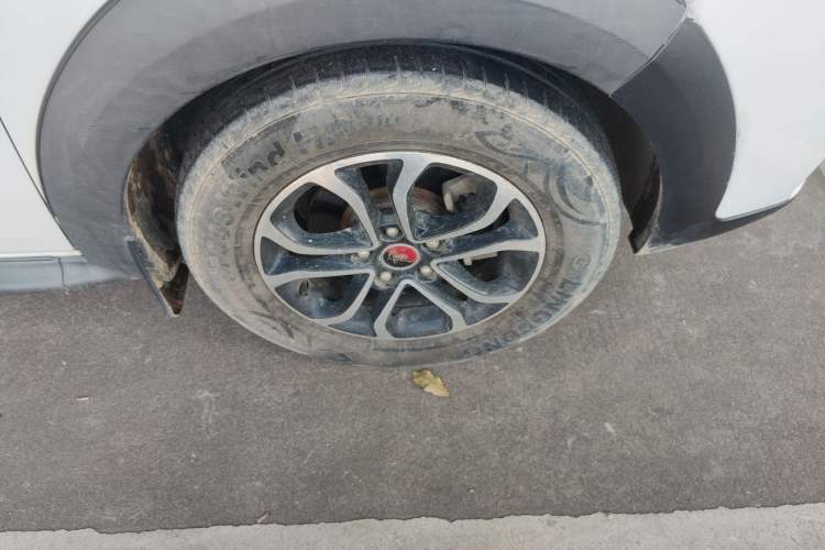 Used FORTHING Joyear XV 2016 1.6L CVT Comfort Model Right Front Wheel Hub